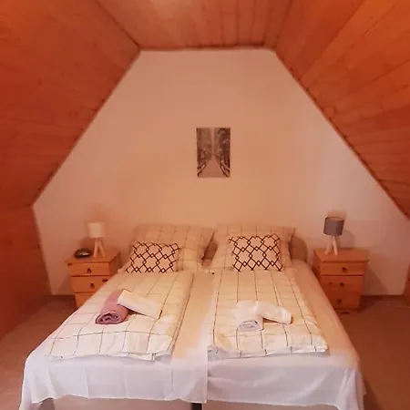 Homestay Mandarin Apartman Balatongyorok